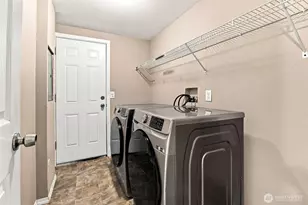13104 Ridge Cir E, Bonney Lake, WA 98391 - Photo 12