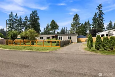 13104 Ridge Circle E, Bonney Lake, WA 98391 - Photo 2