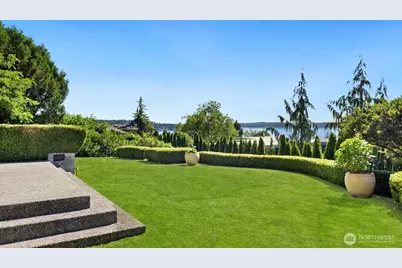 8443 NE 6th Street, Medina, WA 98039 - Photo 36