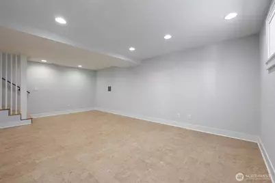 2910 9th Avenue W, Seattle, WA 98119 - Photo 32