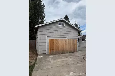 603 Kansas Street SW #1 & 2, Orting, WA 98360 - Photo 4