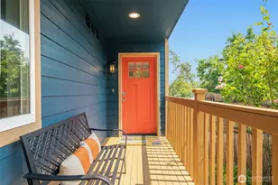 4084 Letitia Ave S, Seattle, WA 98118 - Photo 2
