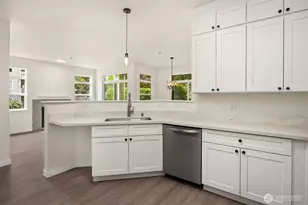 515 241st Ln SE, Sammamish, WA 98074 - Photo 8
