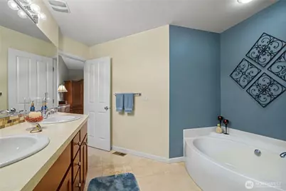 7119 James Place SE, Auburn, WA 98092 - Photo 12