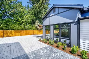 13024 Corliss Ave N, Seattle, WA 98133 - Photo 2