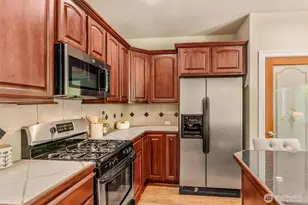 13323 SE 279th Pl, Kent, WA 98042 - Photo 16