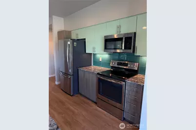 1085 103rd Avenue NE #220, Bellevue, WA 98004 - Photo 4