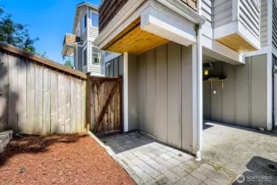 9519 8th Avenue NW #B, Seattle, WA 98117 - Photo 20