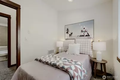 9519 8th Avenue NW #B, Seattle, WA 98117 - Photo 14