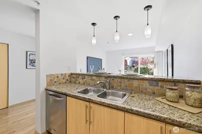 424 N 85th Street #202, Seattle, WA 89103 - Photo 12