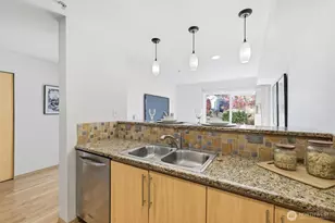 424 N 85th St, Seattle, WA 89103 - Photo 12
