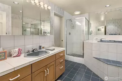 1300 8th Street W, Kirkland, WA 98033 - Photo 32