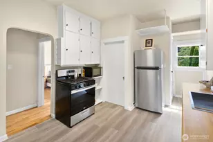 6322 5th Ave NE, Seattle, WA 98115 - Photo 8