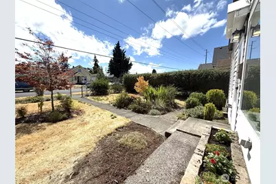 915 E Harrison Street, Tacoma, WA 98404 - Photo 2