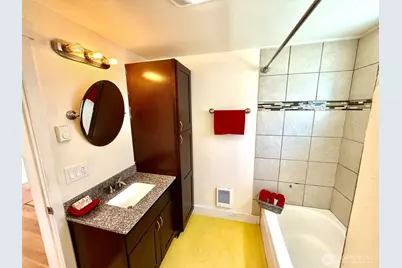 915 E Harrison Street, Tacoma, WA 98404 - Photo 10