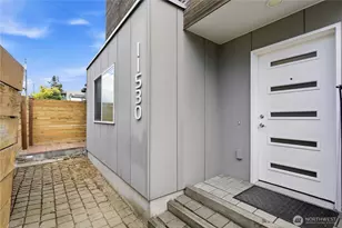 11530 Greenwood Ave N, Seattle, WA 98133 - Photo 2