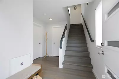11530 Greenwood Avenue N, Seattle, WA 98133 - Photo 6
