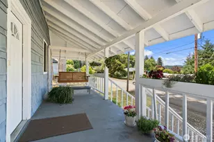 613 Cherry St, Raymond, WA 98577 - Photo 4