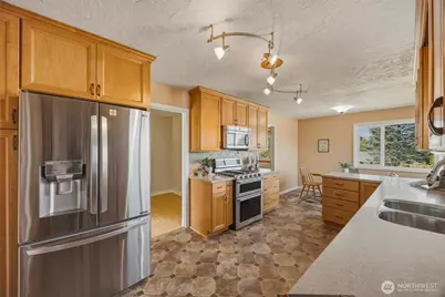 1119 Longview Avenue, Anacortes, WA 98221 - Photo 12