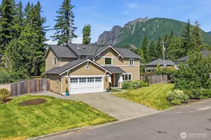 890 SE 10th St, North Bend, WA 98045 - Photo 1
