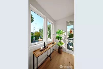 6026 41st Avenue NE, Seattle, WA 98115 - Photo 12