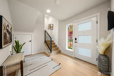 6026 41st Avenue NE, Seattle, WA 98115 - Photo 4