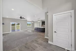 1320 W Pax Ct, Sunnyside, WA 98944 - Photo 4