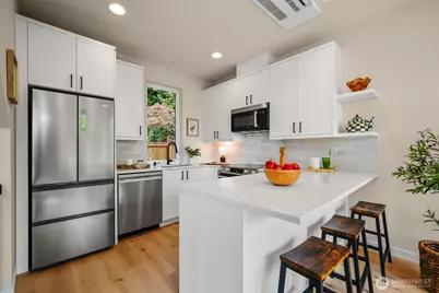 6028 41st Avenue NE, Seattle, WA 98115 - Photo 8