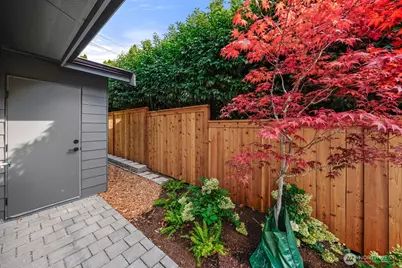 6030 41st Avenue NE, Seattle, WA 98115 - Photo 20