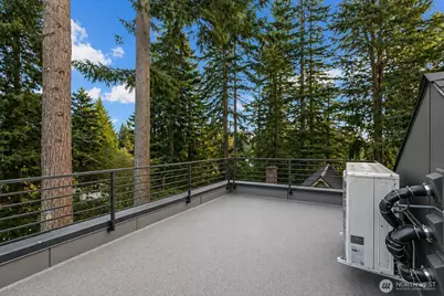 10744 Interlake Avenue N, Seattle, WA 98133 - Photo 20
