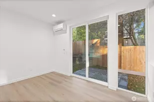 10744 Interlake Ave N, Seattle, WA 98133 - Photo 6