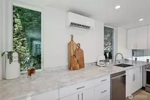 404 N 127th St, Seattle, WA 98133 - Photo 12