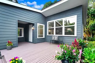 10303 20th Ave NE, Seattle, WA 98125 - Photo 2