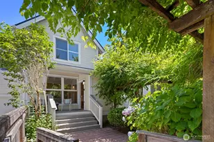 6726 35th Pl S, Seattle, WA 98118 - Photo 2