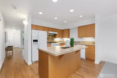 6726 35th Place S, Seattle, WA 98118 - Photo 6