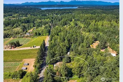 8960 NE Day Road, Bainbridge Island, WA 98110 - Photo 36