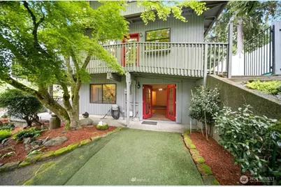 739 NE Woods Court, Bremerton, WA 98311 - Photo 2