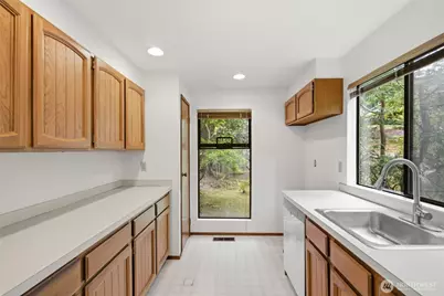 104 168th Avenue NE, Bellevue, WA 98008 - Photo 14