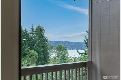 104 168th Avenue NE, Bellevue, WA 98008 - Photo 12