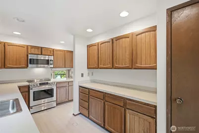 104 168th Avenue NE, Bellevue, WA 98008 - Photo 16
