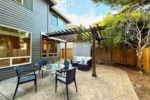 1004 274th Pl SE, Sammamish, WA 98075 - Photo 4