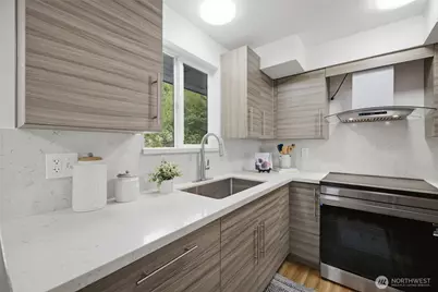 5922 23rd Avenue S, Seattle, WA 98108 - Photo 8
