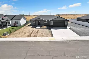 100 Sunwest Dr, Ephrata, WA 98823 - Photo 1