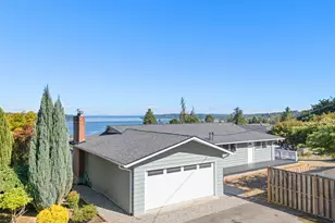 8102 E Seaview Dr, Port Orchard, WA 98366 - Photo 2