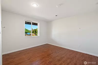 8102 E Seaview Drive, Port Orchard, WA 98366 - Photo 30