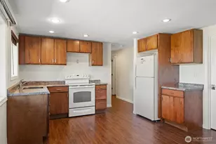8102 E Seaview Dr, Port Orchard, WA 98366 - Photo 22