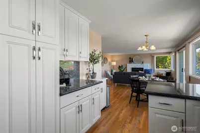 8102 E Seaview Drive, Port Orchard, WA 98366 - Photo 12
