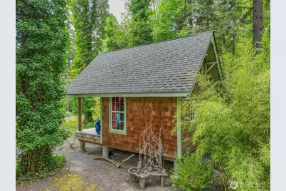 14231 SE Beaver Drive, Rainier, WA 98576 - Photo 2