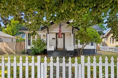 1702 Griffin Avenue, Enumclaw, WA 98022 - Photo 1