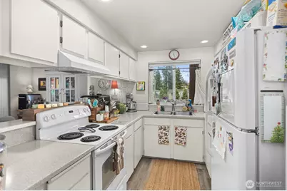 8134 212th Street SW, Edmonds, WA 98026 - Photo 6